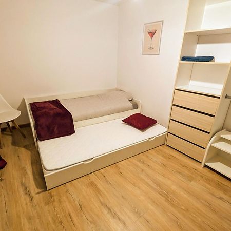 Appart Cosy 2 Ch Avec Terrasse Prive & Bbq Charmes  Extérieur photo